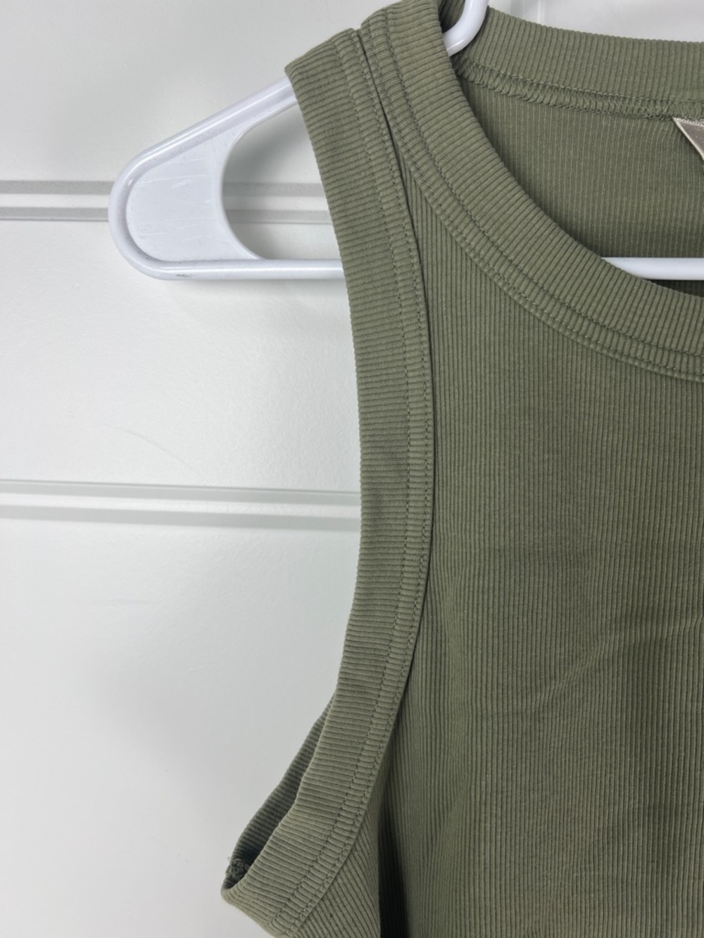 Banana Republic Fitted Ribbed Tank - Picture 6 of 9